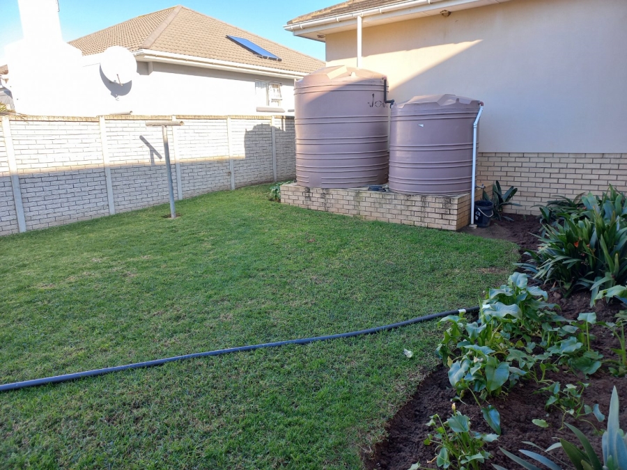 To Let 4 Bedroom Property for Rent in Kidds Beach Eastern Cape
